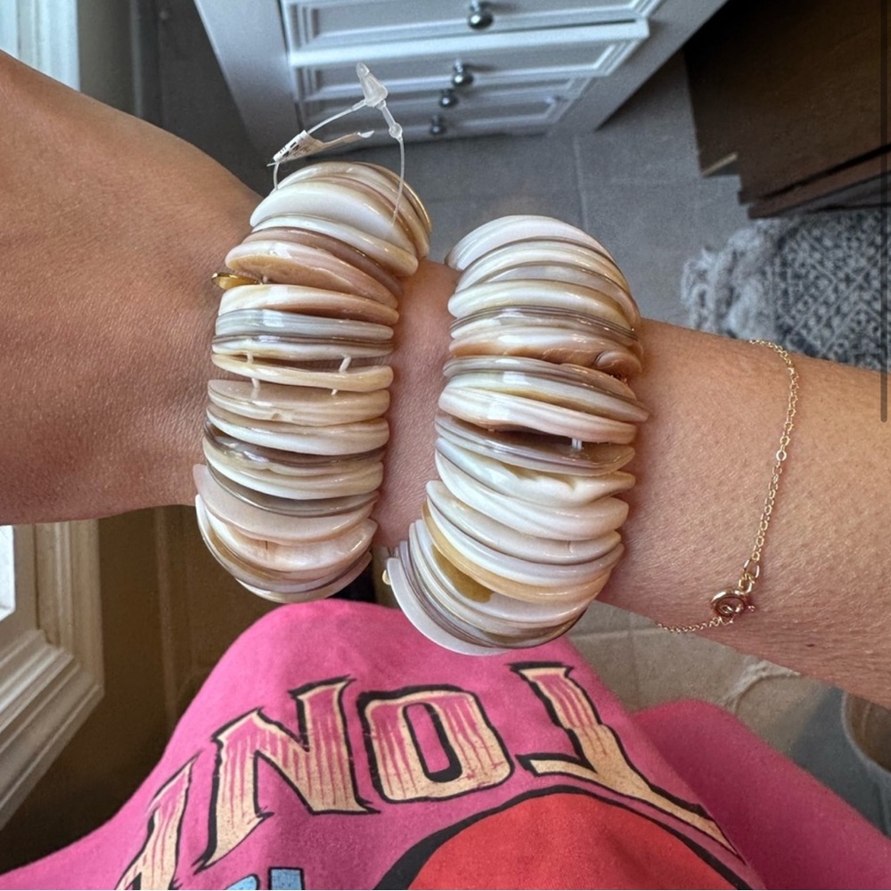 NWT Anthropologie seashell bracelet